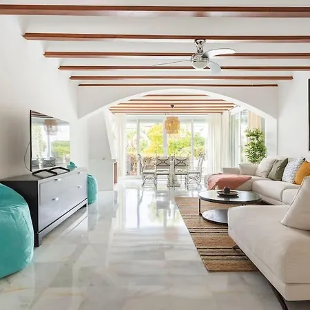 Stylish Spanish 3 Bd Townhouse On The Golden Mile Villa Marbella