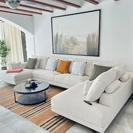 Villa Stylish Spanish 3 Bd Townhouse On The Golden Mile *