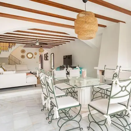 Stylish Spanish 3 Bd Townhouse On The Golden Mile Villa *