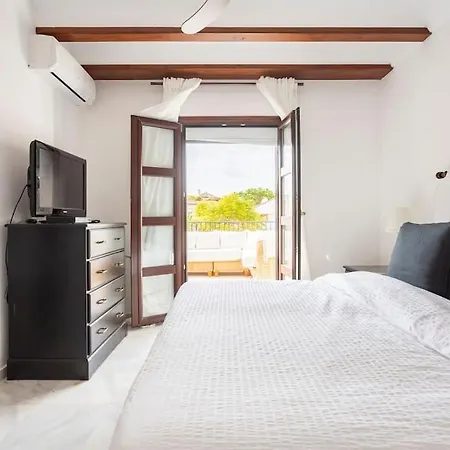 Stylish Spanish 3 Bd Townhouse On The Golden Mile