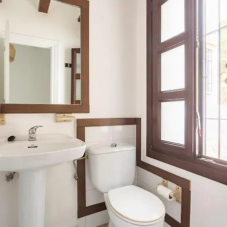 Stylish Spanish 3 Bd Townhouse On The Golden Mile Villa