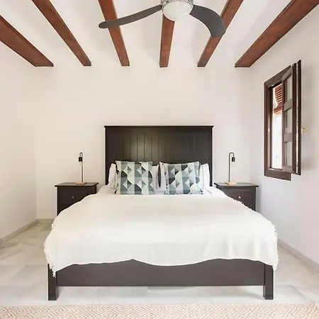 Stylish Spanish 3 Bd Townhouse On The Golden Mile Marbella